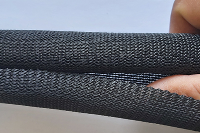 Knitted Fabric Self-Closing Wrap